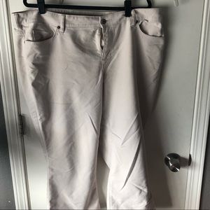 Super cute crop jeans.